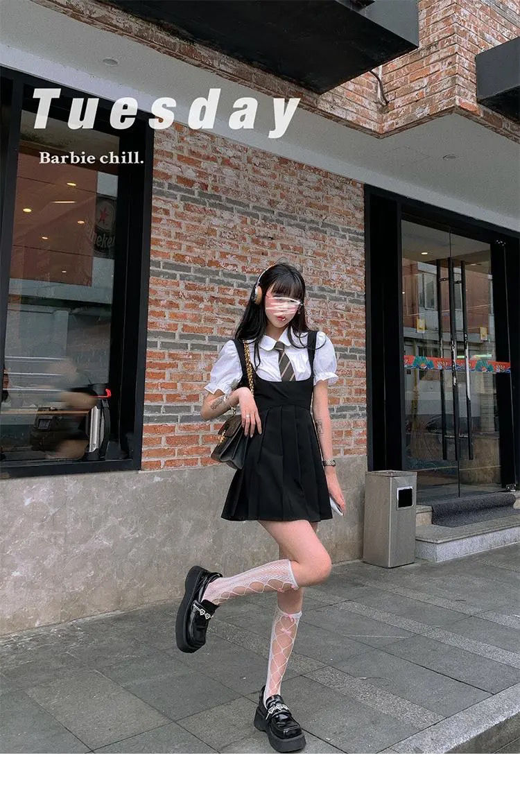 Two-Piece-Set:  Puff-Sleeved Blouse with Tie + Mini Pleated Dress