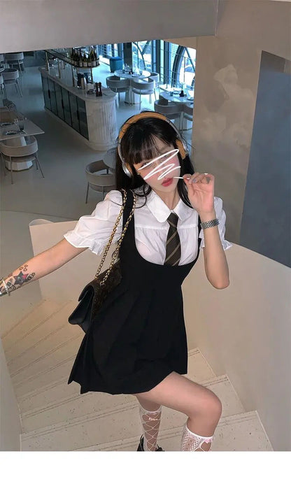Two-Piece-Set:  Puff-Sleeved Blouse with Tie + Mini Pleated Dress