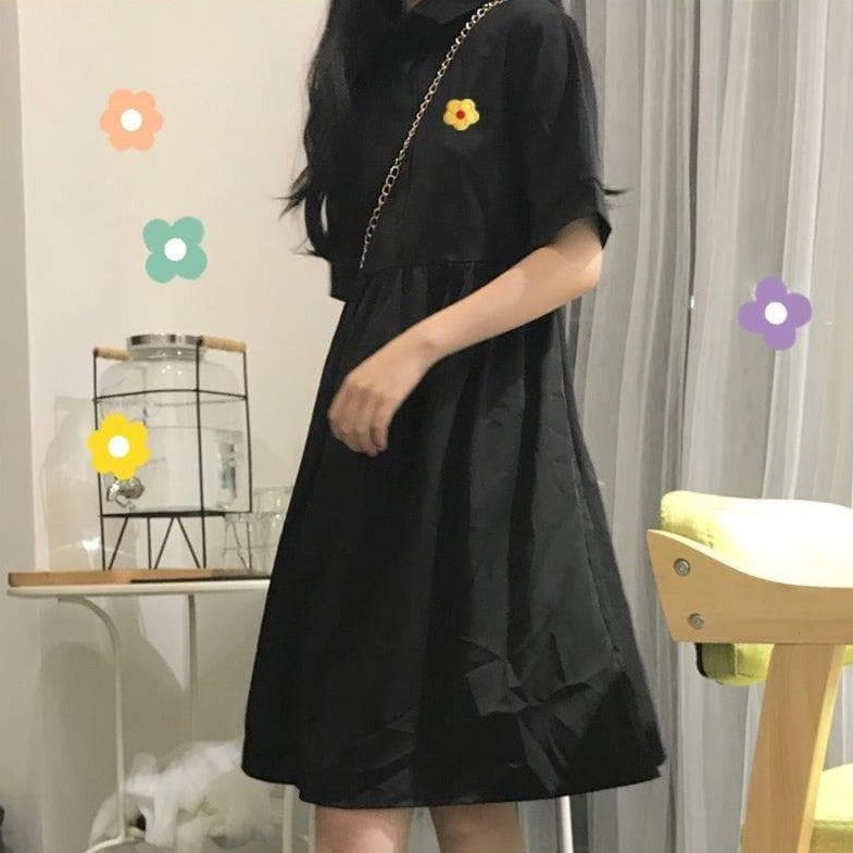 Shortsleeved Dress With Flower Embroidery And Buttons