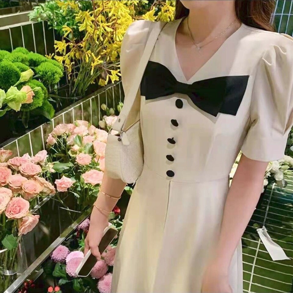 Shortsleeved Midi Dress With Big Bow And V-Neck