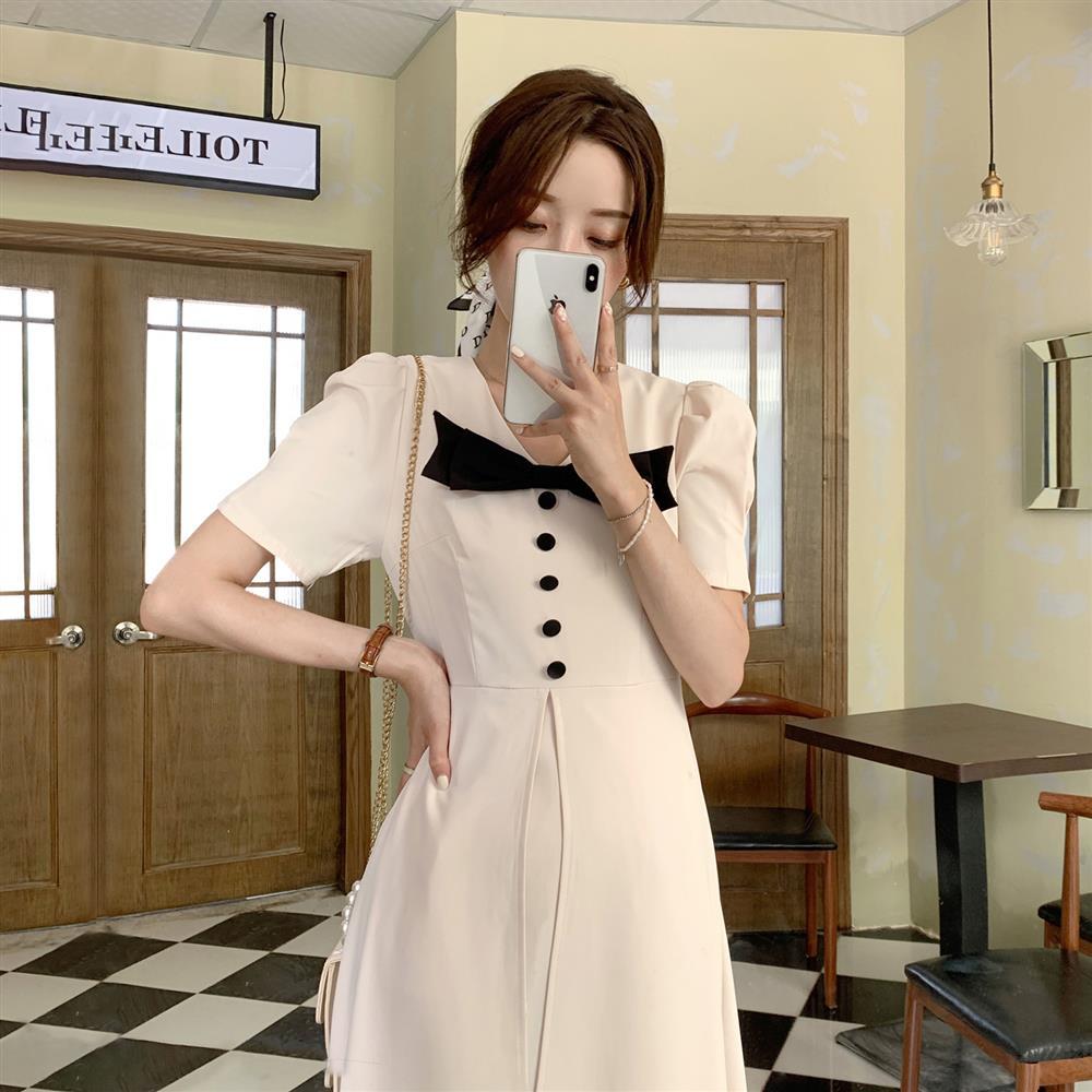 Shortsleeved Midi Dress With Big Bow And V-Neck