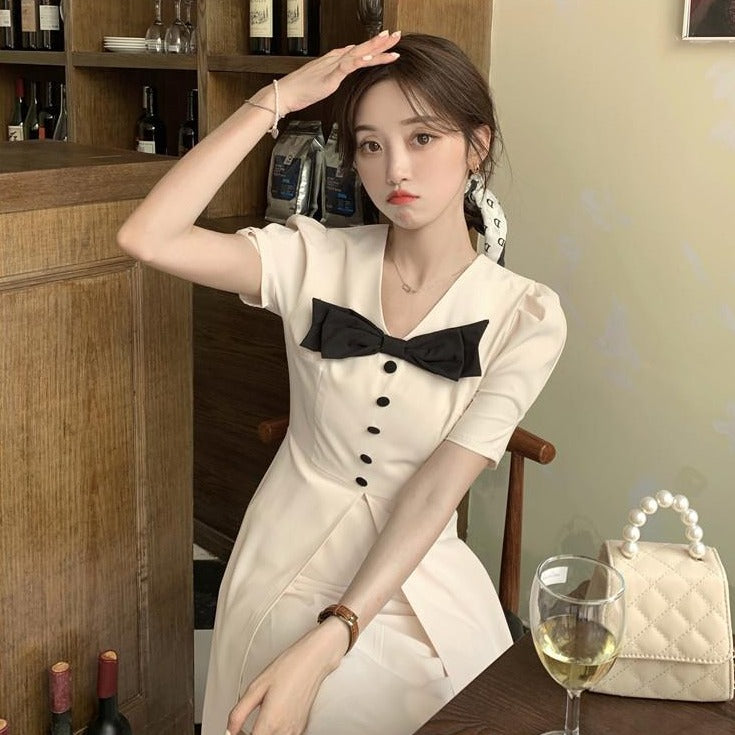 Shortsleeved Midi Dress With Big Bow And V-Neck