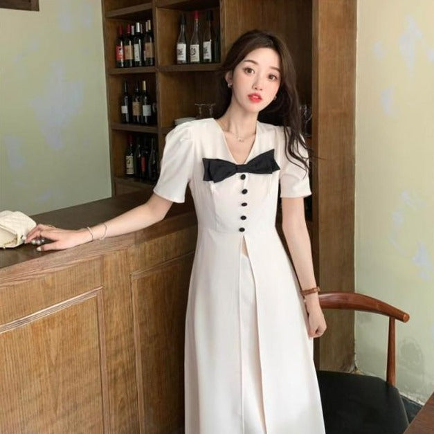 Shortsleeved Midi Dress With Big Bow And V-Neck