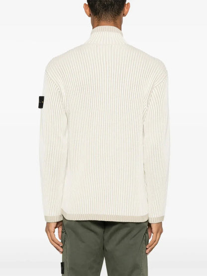 pull en maille nervurée